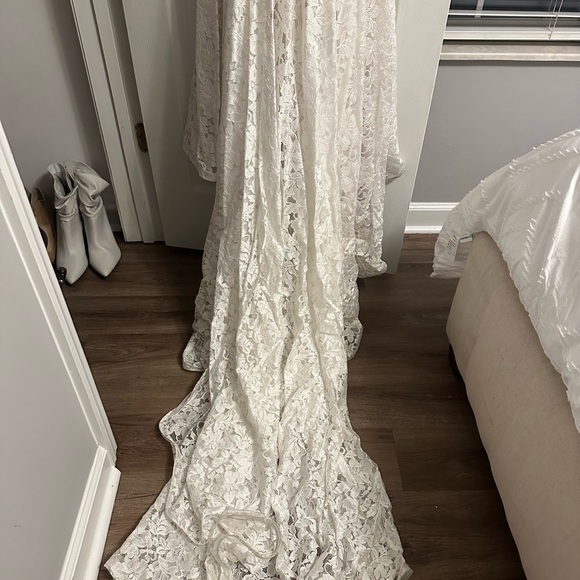 Wedding Gown - Picture 7 of 15
